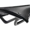 Brooks C13 Cambium Carved Selle Noir 1 Brooks C13 Cambium Carved Selle Noir -Pas Cher Gravel bikes Magasin SAT Bk0C13AC sw C13 Carved All Weather MJ20 il